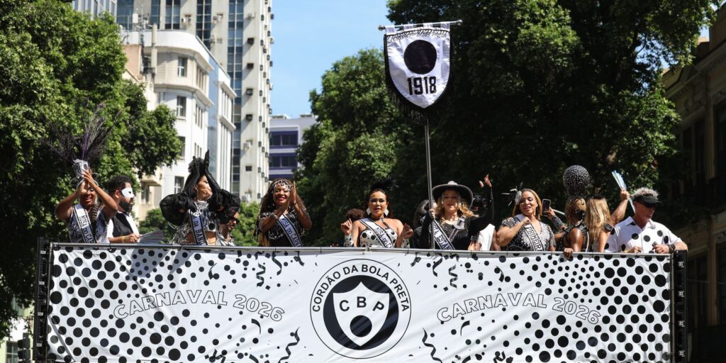 Cordão do Bola Preta celebra tradição de 107 carnavais no Rio cordao-do-bola-preta-celebra-tradicao-de-107-carnavais-no-rio