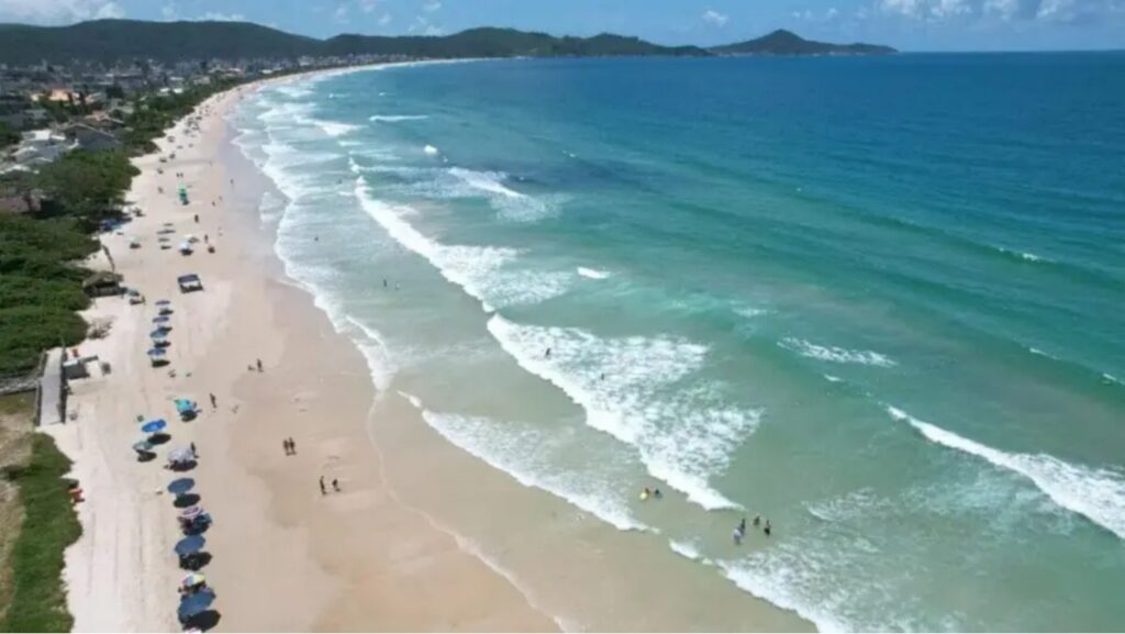 para-curtir-o-verao:-mais-praias-estao-proprias-para-banho-em-sc