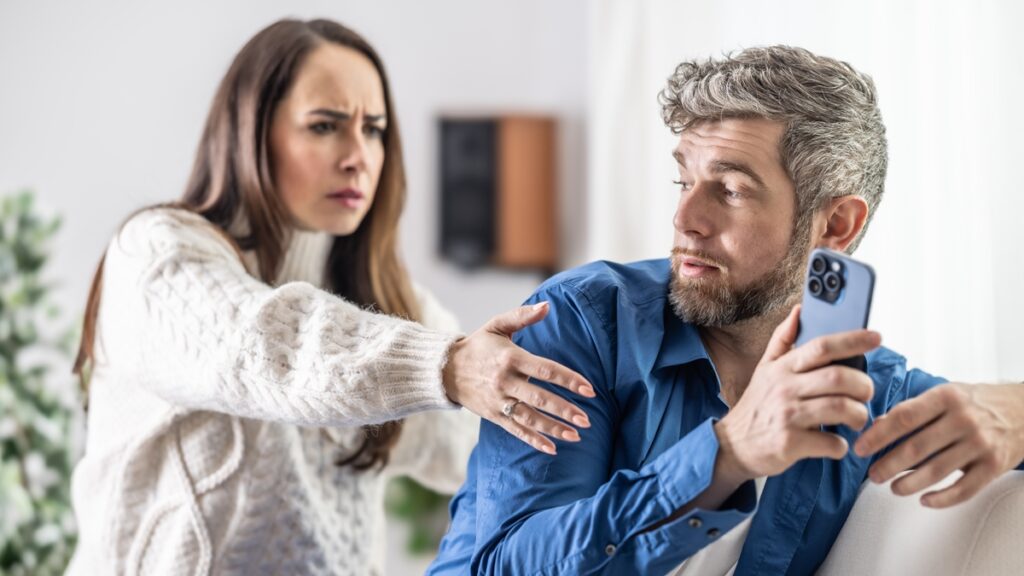 casados-viralizam-ao-expor-como-lidam-com-atracao-por-outras-mulheres