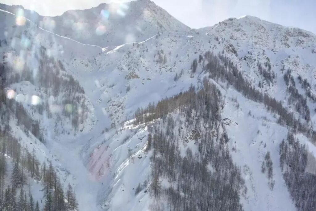 avalanche-mata-dois-esquiadores-na-italia