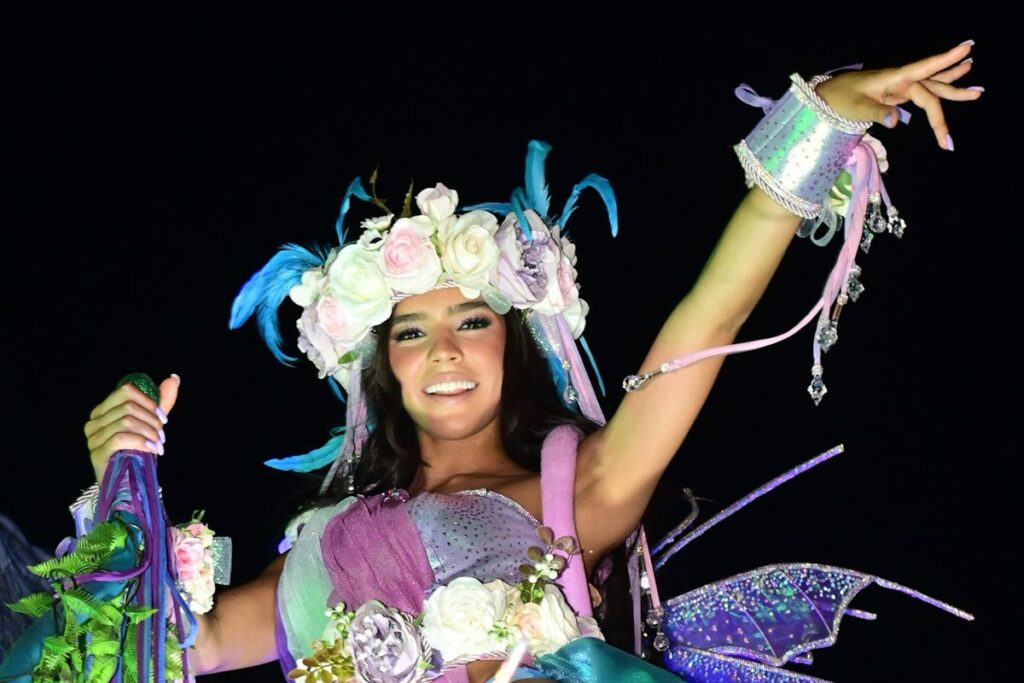 ex-nora-de-angelica-e-luciano-huck,-duda-guerra-desfila-na-sapucai