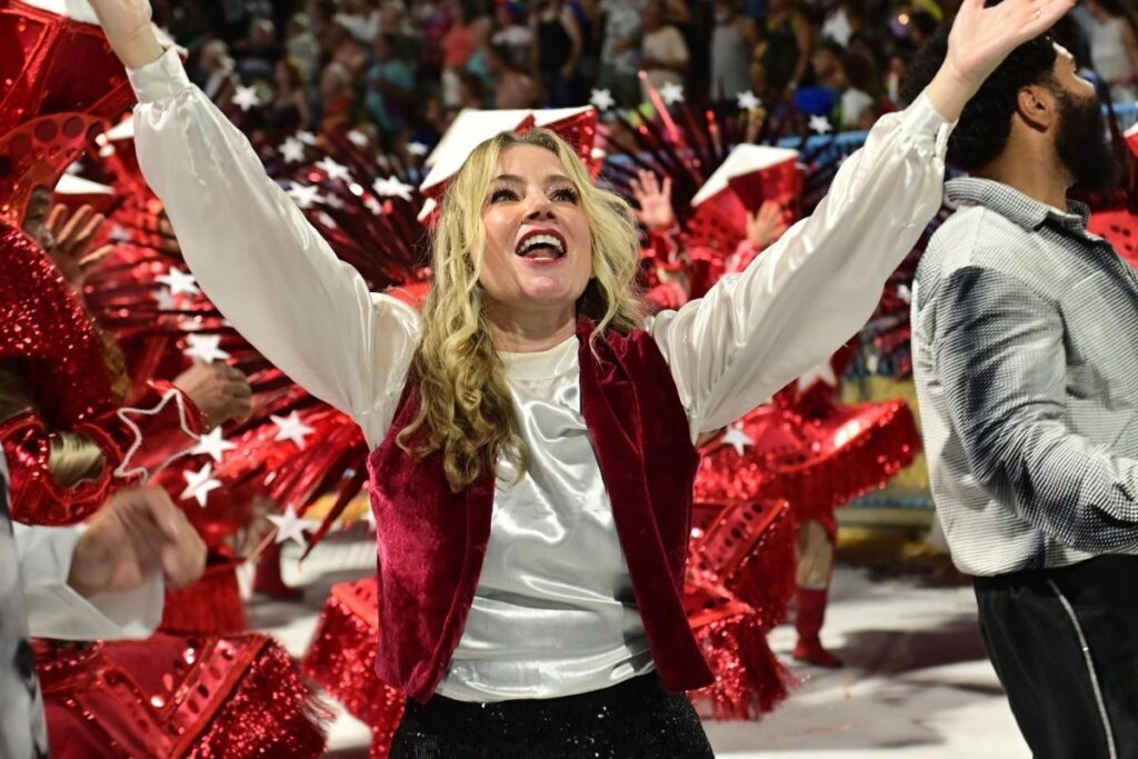 na-sapucai,-juliana-baroni-fala-de-desfile-por-lula:-“revivendo”