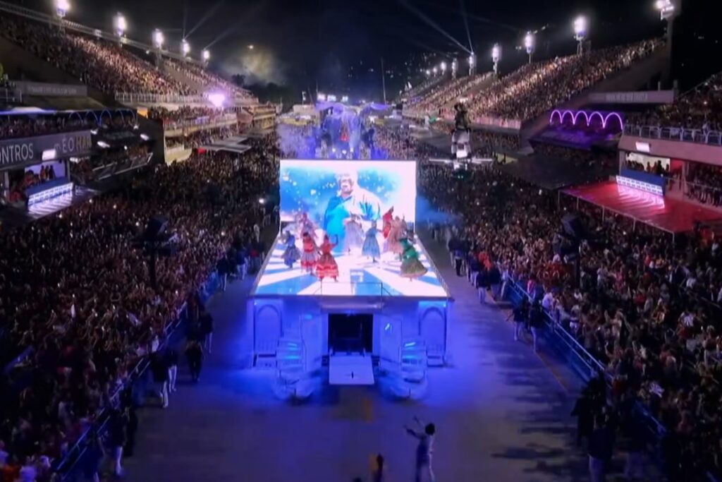 integrante-da-portela-“voa”-na-sapucai-e-impressiona.-veja-o-video