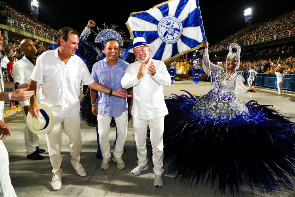 carnaval:-enredo-sobre-lula-movimenta-pre-campanha-e-inflama-oposicao