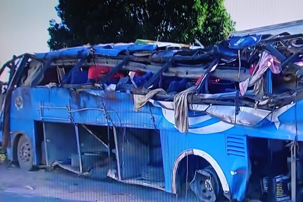 onibus-que-saiu-do-maranhao-com-trabalhadores-tomba-em-sp.-seis-morrem