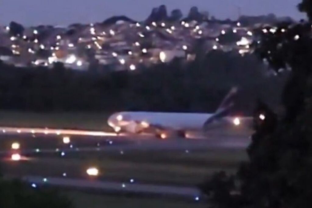 aviao-aborta-decolagem-em-alta-velocidade-no-aeroporto-de-guarulhos