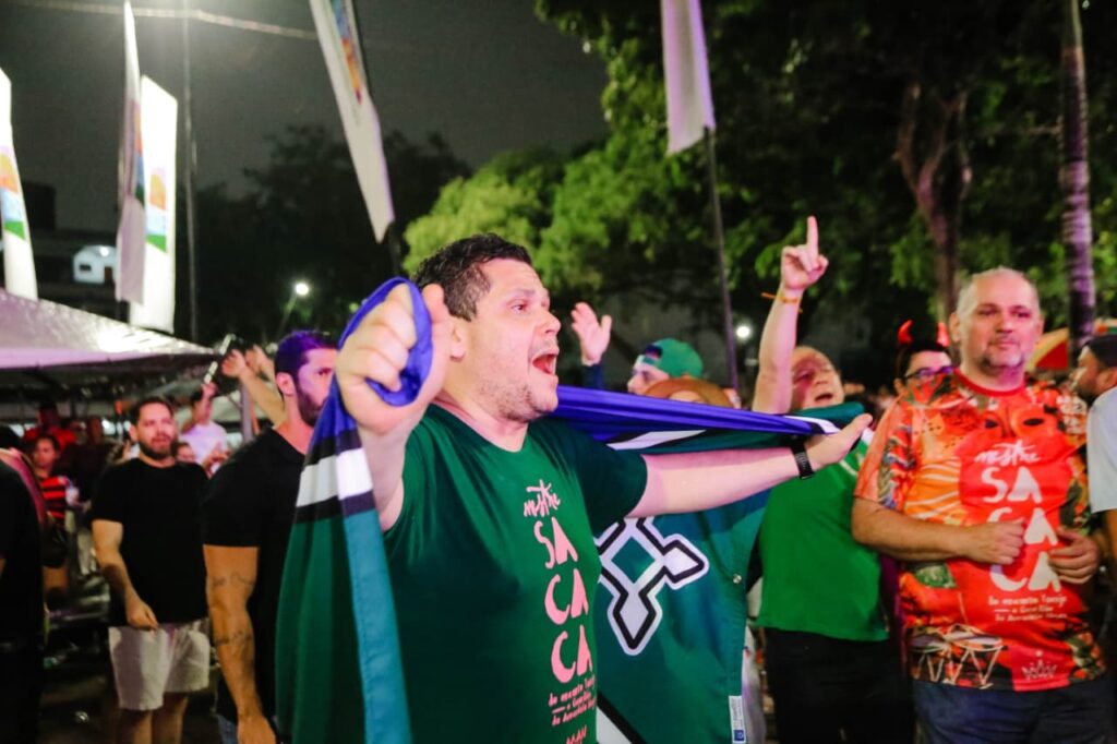 alcolumbre-assiste-em-macapa-a-homenagem-da-mangueira-ao-amapa