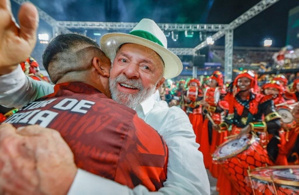 lula-ignora-criticas-e-celebra-apos-carnaval-no-rio:-“foi-lindo”