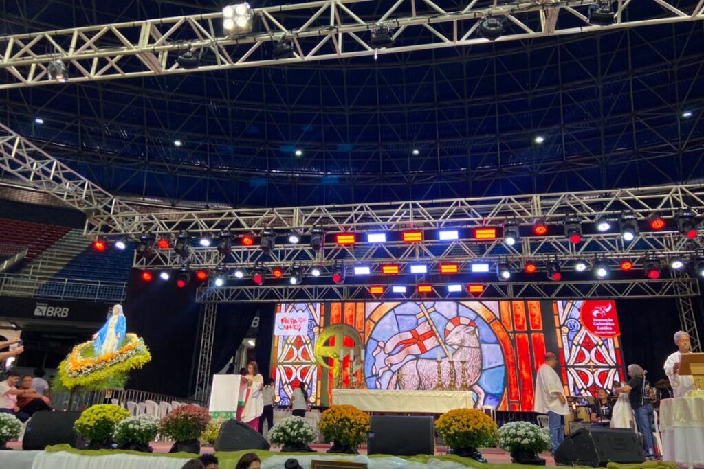 rebanhao:-milhares-de-catolicos-se-reunem-para-carnaval-de-fe-no-df