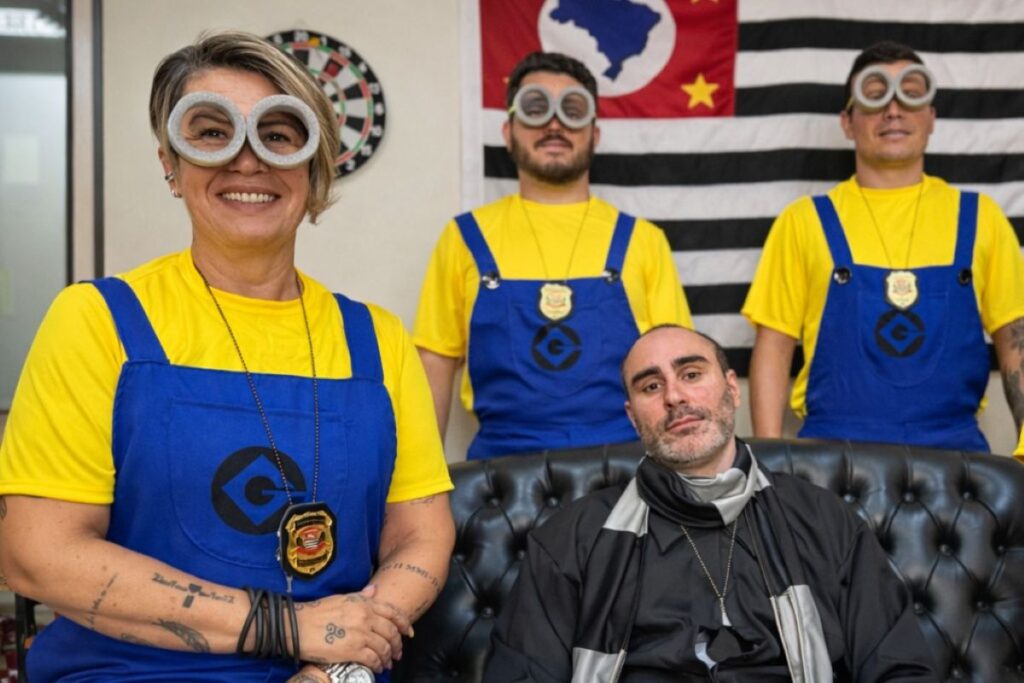 policiais-se-vestem-de-minions-e-prendem-4-em-blocos-de-carnaval-de-sp