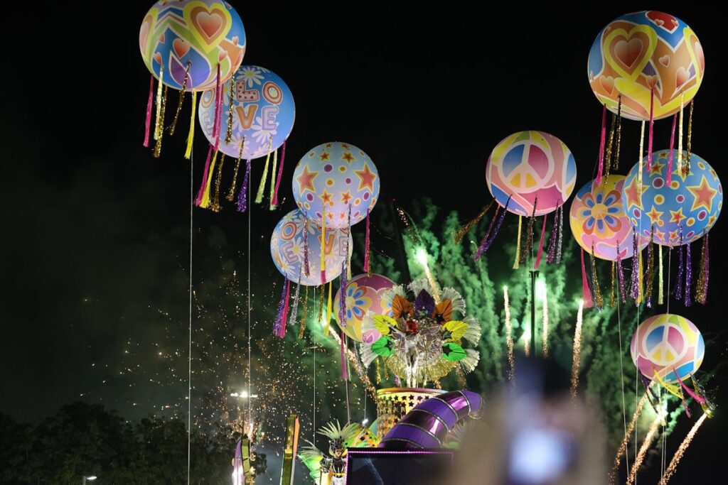 mocidade-nao-usa-artefatos-de-origem-animal-em-homenagem-a-rita-lee