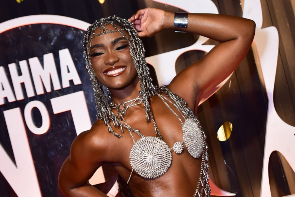 erika-januza-revela-se-voltaria-a-ser-rainha-de-bateria-no-carnaval