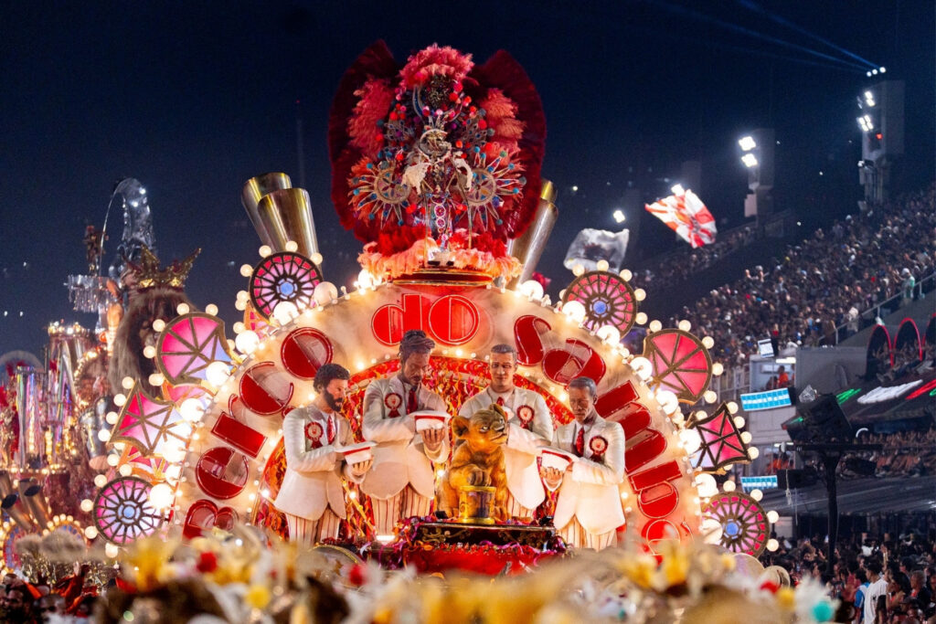 ultima-noite-na-sapucai-reune-homenagens-e-estreias-no-carnaval