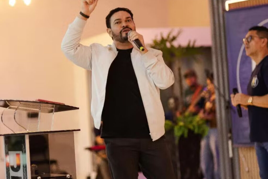 naufragio-em-manaus:-corpo-achado-no-rio-amazonas-e-de-cantor-gospel