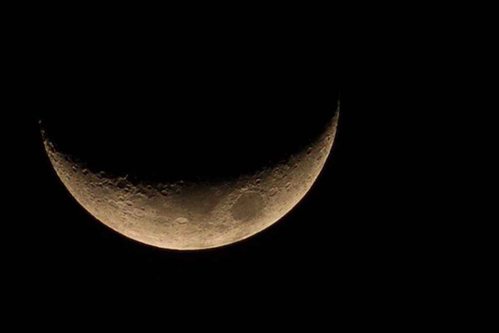 atencao-ao-ceu:-hoje-tem-eclipse-solar-e-lua-nova-em-aquario