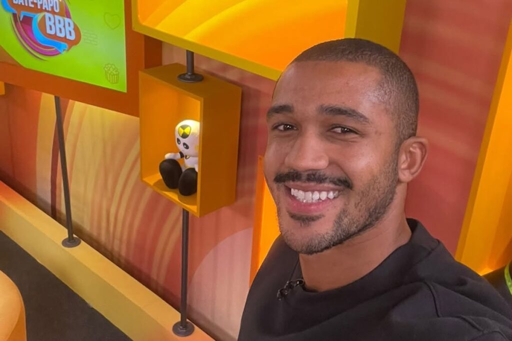 apos-bbb26,-matheus-vai-a-sapucai-e-desabafa:-“sendo-abracado”