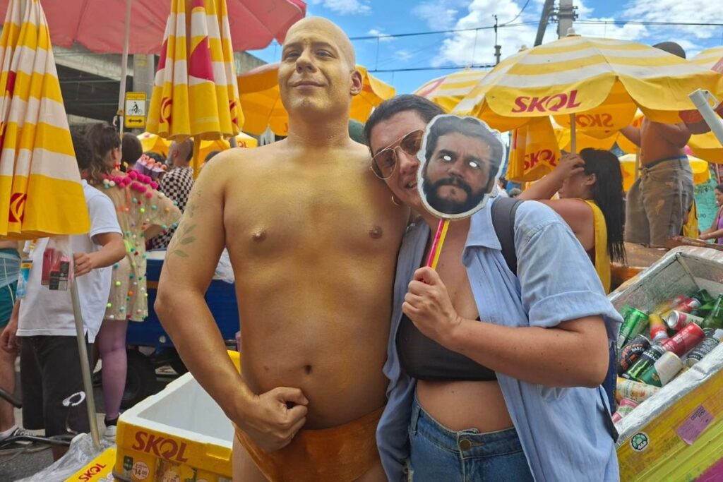 “wagner-moura”,-“oscar”-e-“perna-cabeluda”-desfilam-nos-blocos-de-sp