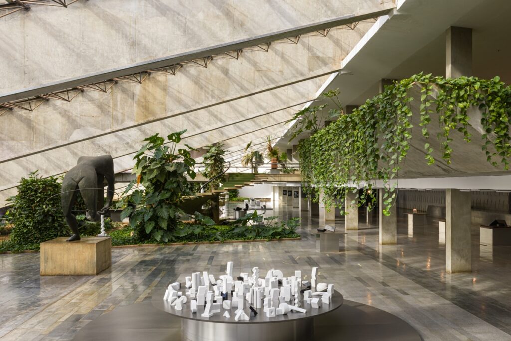 sergio-camargo:-detalhes-das-obras-expostas-na-megaexposicao-no-df