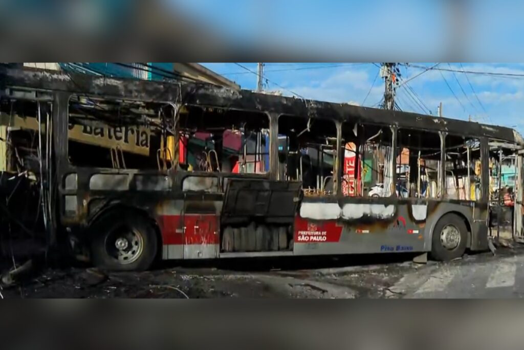 onibus-e-incendiado-e-8-linhas-de-transporte-sao-desviadas-na-zona-sul