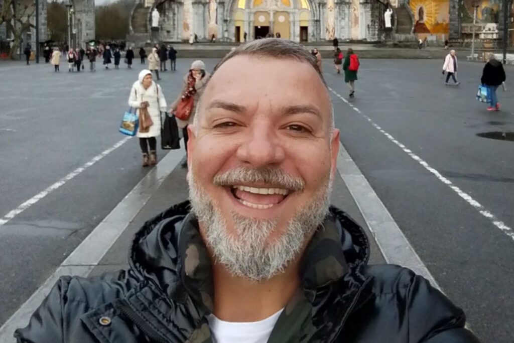 ex-bbb-relata-panico-apos-ser-roubado-e-cercado-por-homens-em-portugal