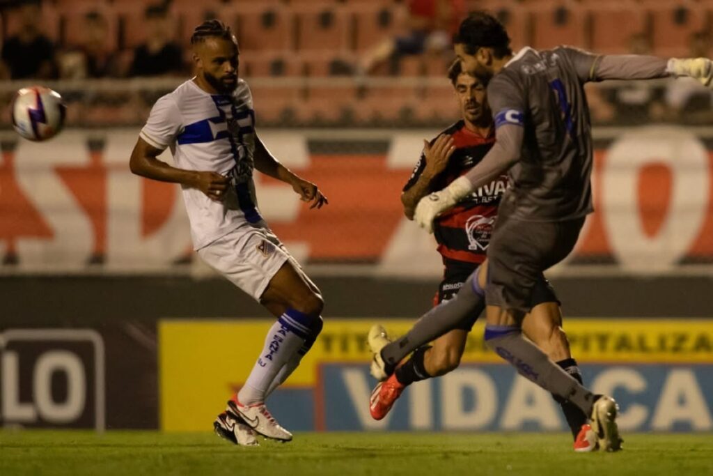 paulistao-a2:-com-um-a-menos,-agua-santa-marca-no-fim-e-vence-ituano