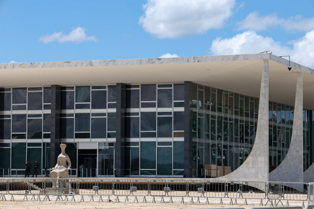 sob-relatoria-de-fux,-stf-julga-lei-que-instituiu-o-escola-sem-partido