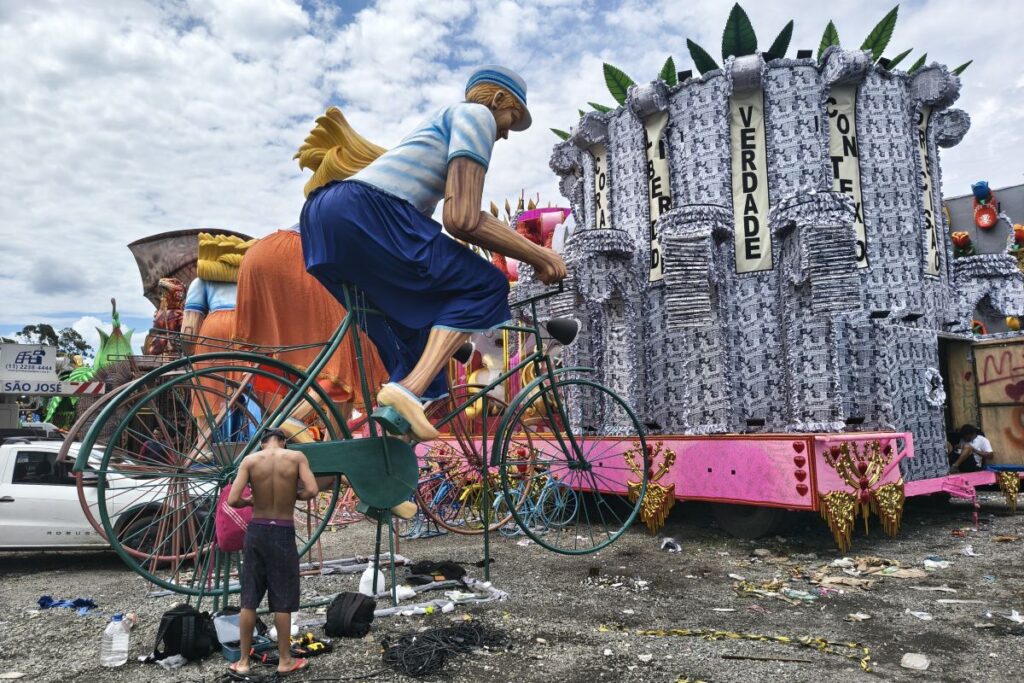 quarta-de-cinzas-vira-dia-do-desmanche-em-terreirao-do-carnaval-de-sp.-video