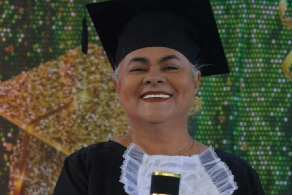 mulher-entra-na-universidade-aos-65-anos-apos-ser-proibida-pelo-marido