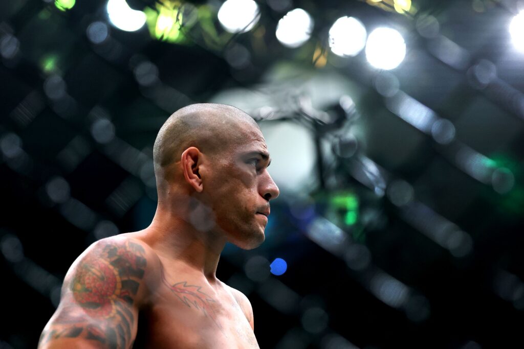 vai-subir-de-categoria?-alex-poatan-bate-110kg-e-reacende-rumores.-veja-video