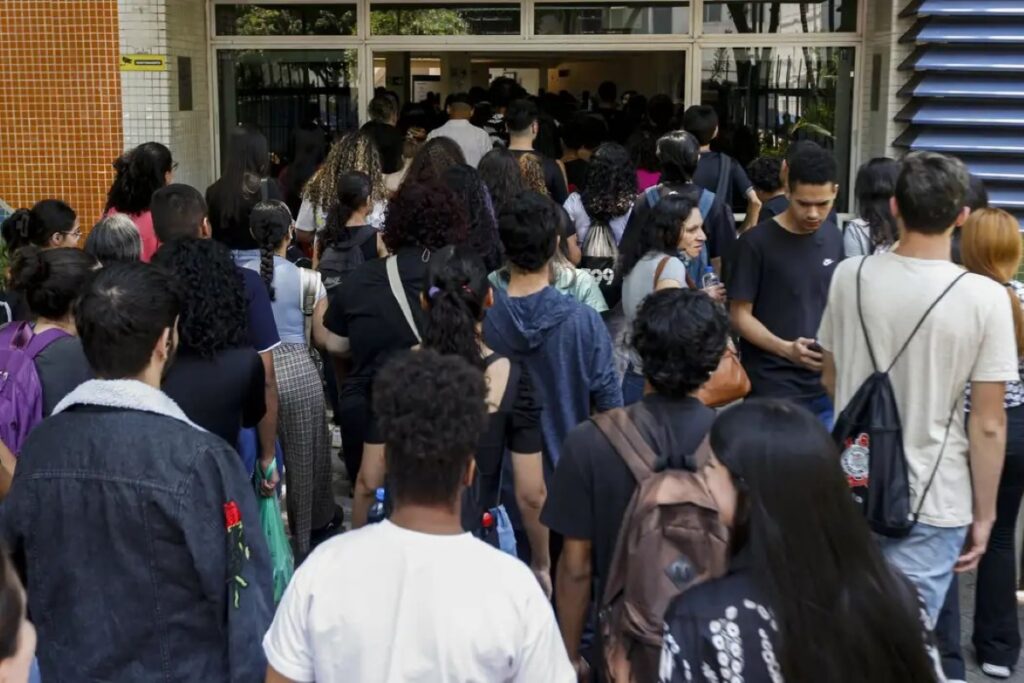 mec-divulga-calendario-de-pagamento-do-pe-de-meia-2026.-confira