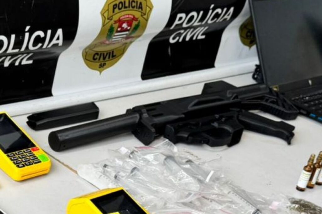 fuzil-em-3d:-homem-e-preso-com-arma-impressa-e-drogas-no-interior