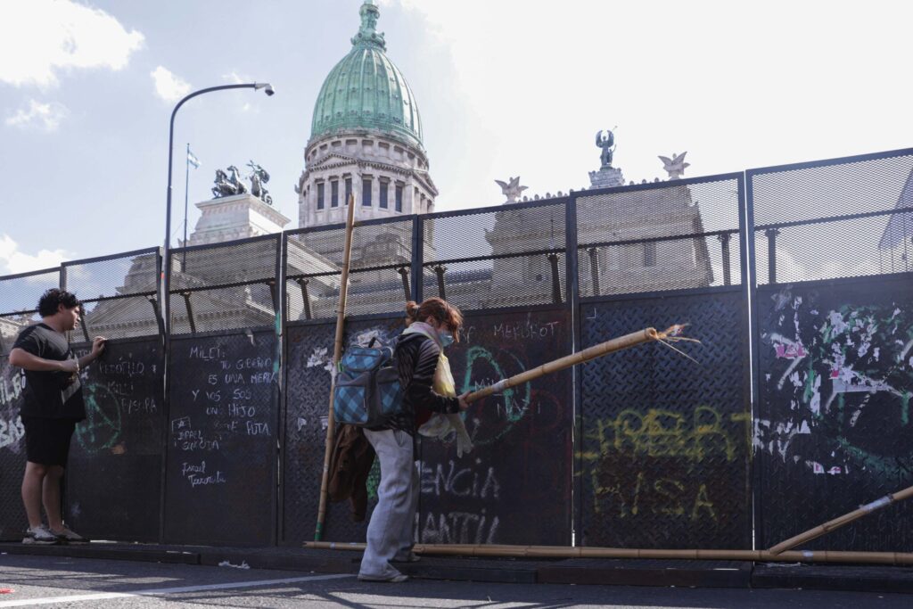 camara-aprova-reforma-trabalhista-de-milei-na-argentina