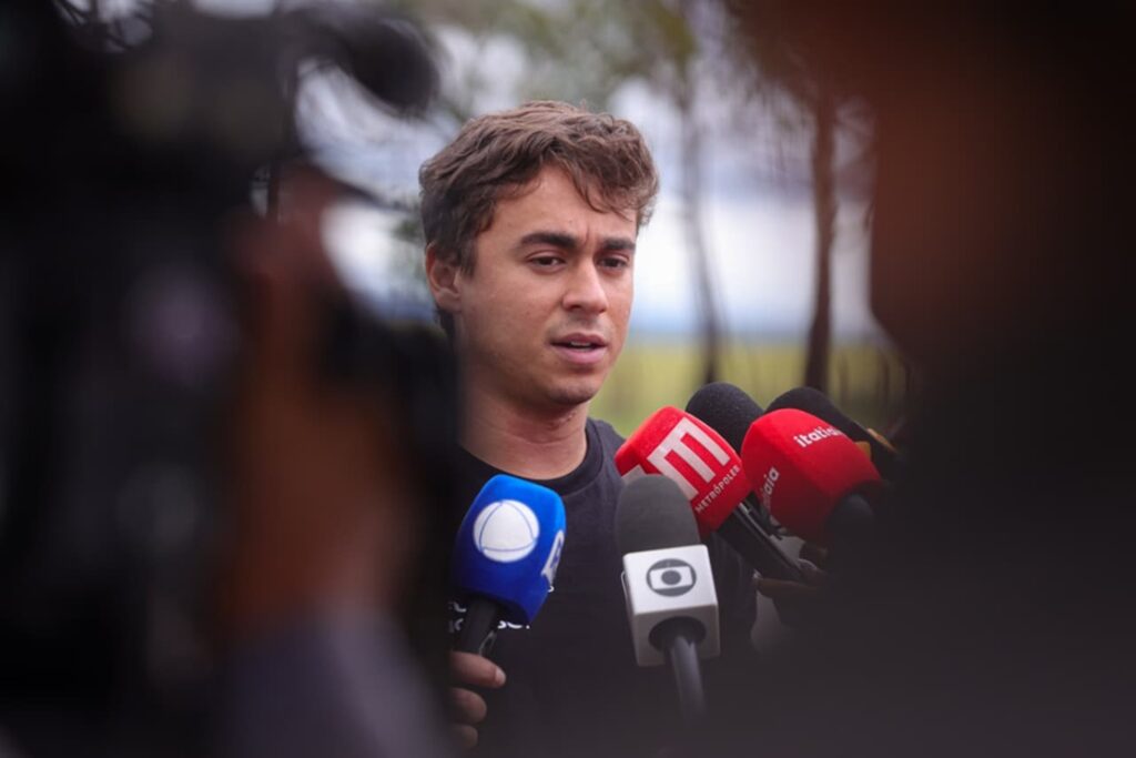 apos-visitar-bolsonaro,-nikolas-reage-a-eduardo:-“nao-esta-bem”