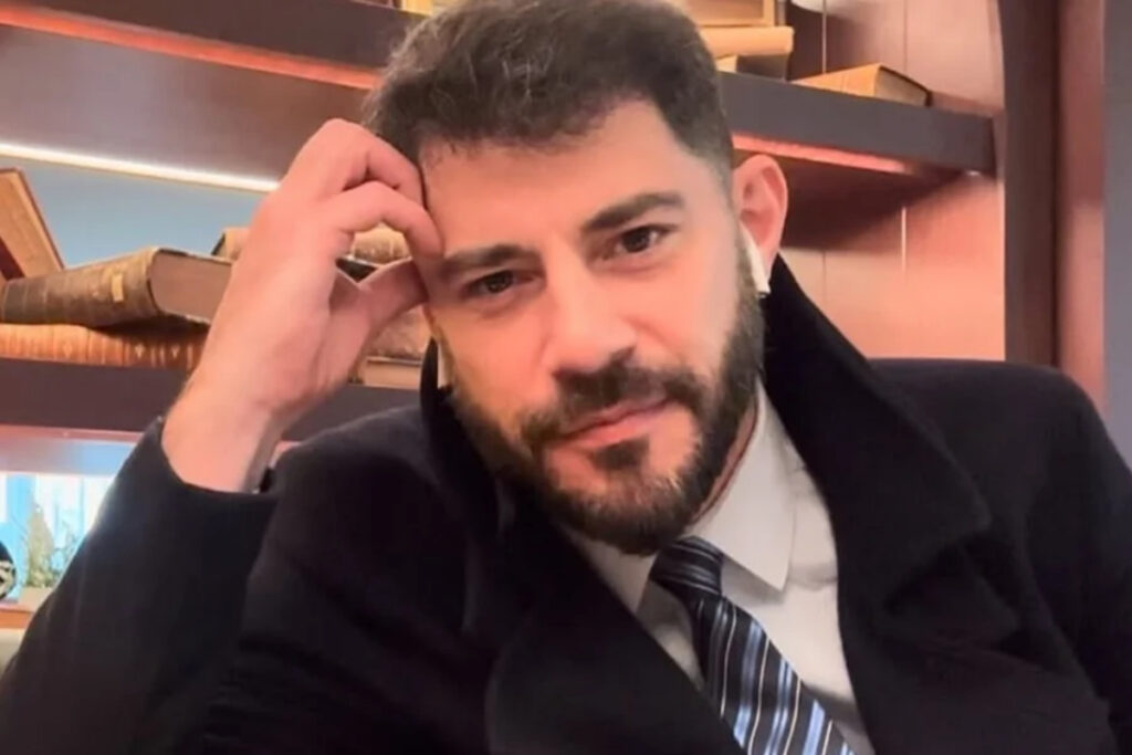 evaristo-costa-responde-fa-que-pediu-para-ele-“nao-sair-do-armario”