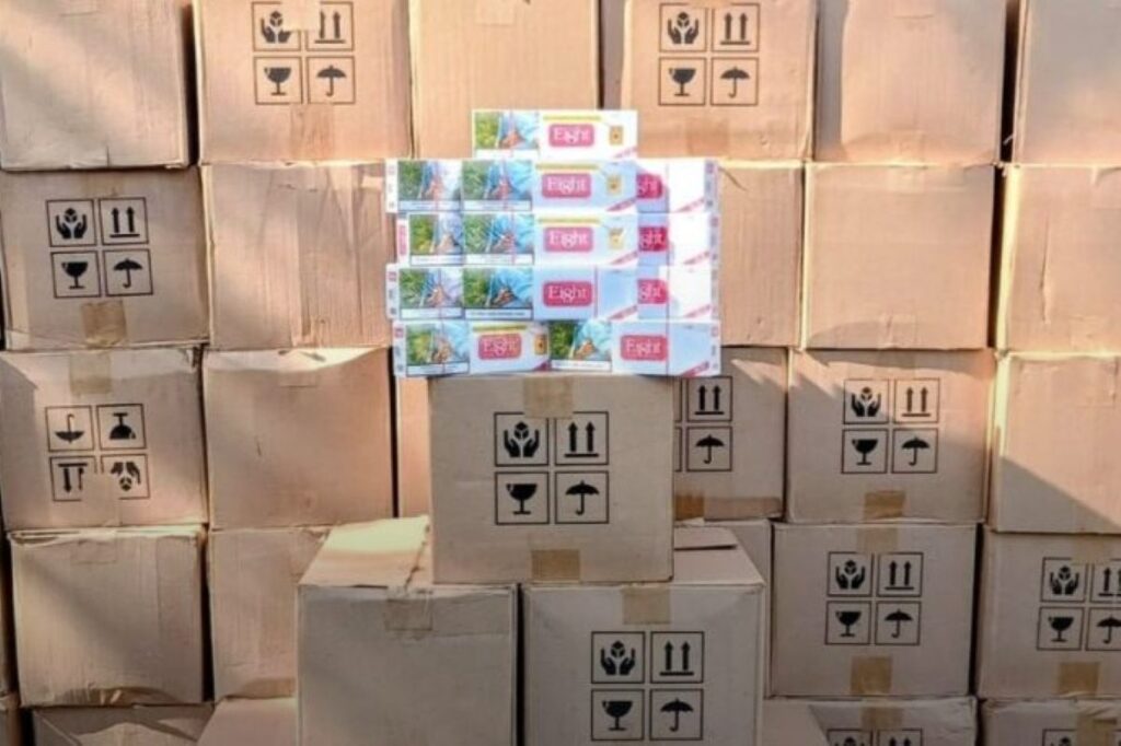 operacao-apreende-perfumes-e-42-mil-macos-de-cigarro-contrabandeados