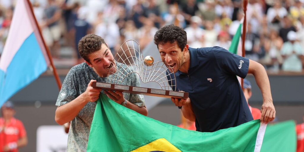 João Fonseca e Marcelo Melo garantem título de duplas do Rio Open joao-fonseca-e-marcelo-melo-garantem-titulo-de-duplas-do-rio-open