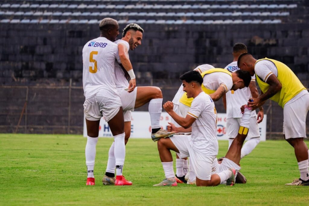 samambaia-vence-e-encaminha-classificacao-para-semifinal-do-candangao