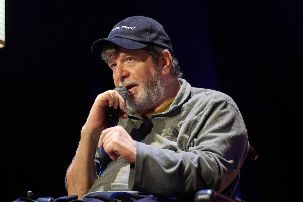 marcelo-rubens-paiva-critica-falta-de-acessibilidade-no-metro-de-sp