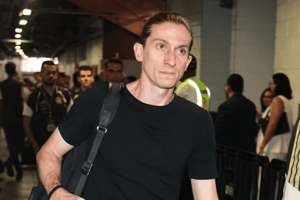 “estou-com-vini”,-diz-filipe-luis-apos-criticas-por-fala-sobre-racismo