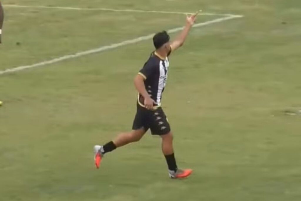 jogador-mostra-dedo-do-meio-para-propria-torcida-apos-gol-no-paulistao.-veja-video