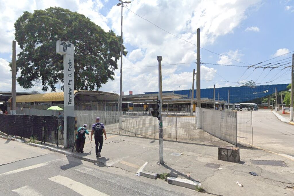 ator-agride-pedinte-que-teria-assediado-esposa-dele-em-terminal-de-sp