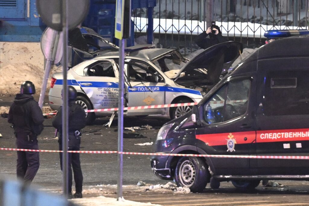 explosao-em-moscou-mata-um-policial-e-fere-outros-dois