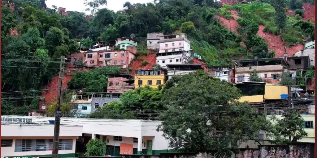 Lula mobiliza equipes federais para atuar em meio a chuvas em MG lula-mobiliza-equipes-federais-para-atuar-em-meio-a-chuvas-em-mg