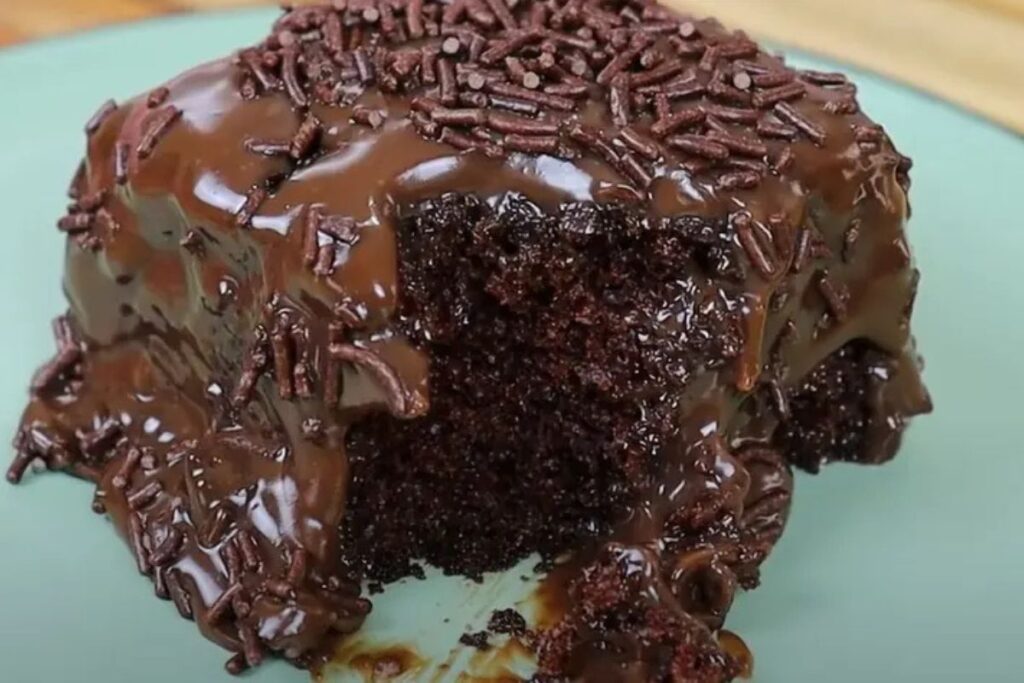 aprenda-a-fazer-bolo-de-chocolate-mais-fofinho-que-voce-comera-na-vida