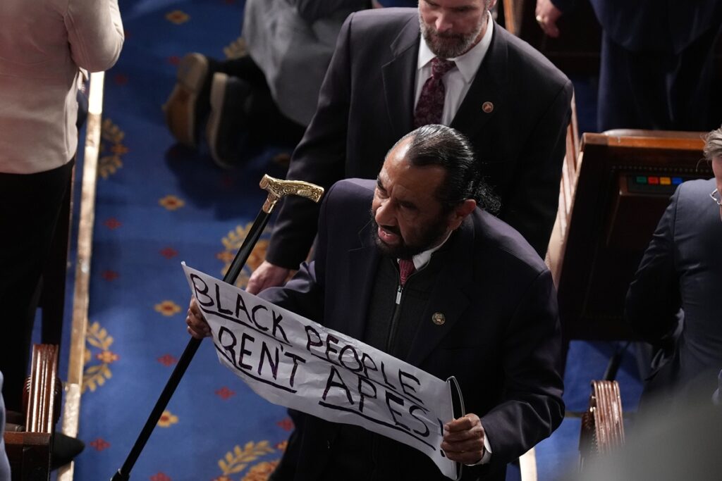 deputado-democrata-e-expulso-do-capitolio-apos-protesto-contra-trump