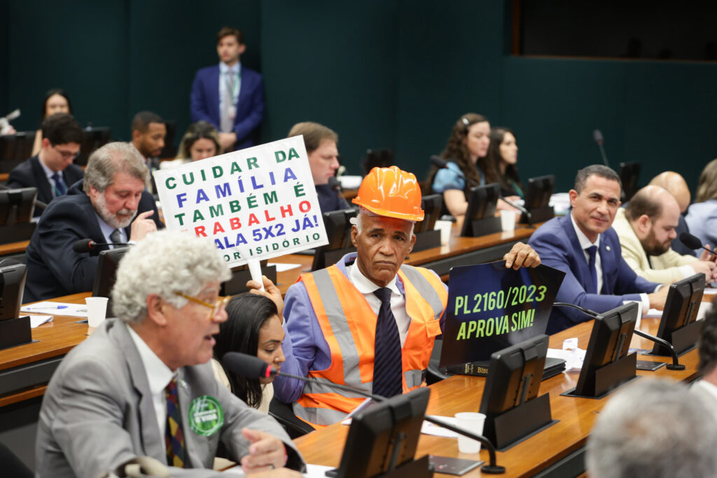 ala-do-congresso-quer-desoneracao-em-debate-sobre-fim-da-escala-6×1