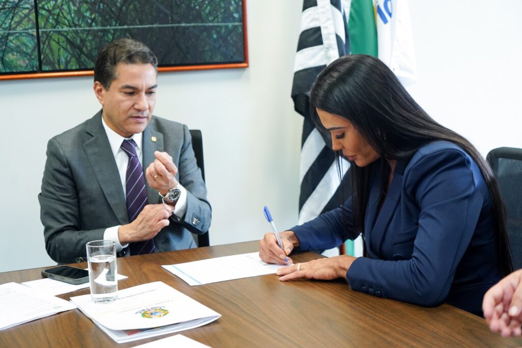 filiacao-de-gracyanne-barbosa-pega-motta-de-surpresa