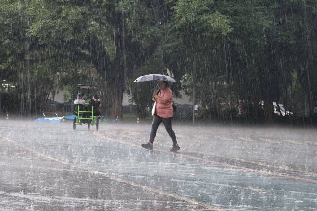 clima:-pais-fica-sob-alerta-nesta-4a-para-chuvas-e-vendavais;-confira