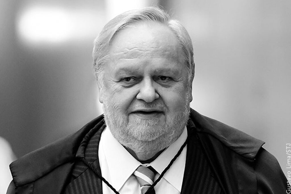 morre,-aos-78-anos,-ministro-aposentado-do-stj-felix-fischer