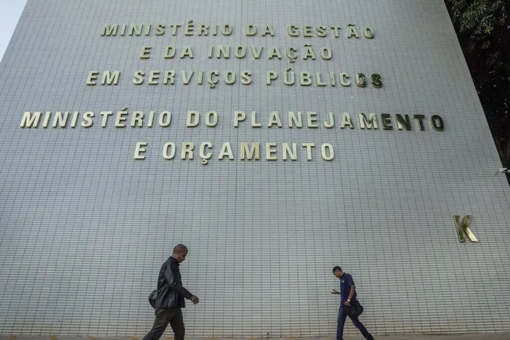 governo-avalia-concessao-de-auxilio-nutricao-para-servidor-aposentado